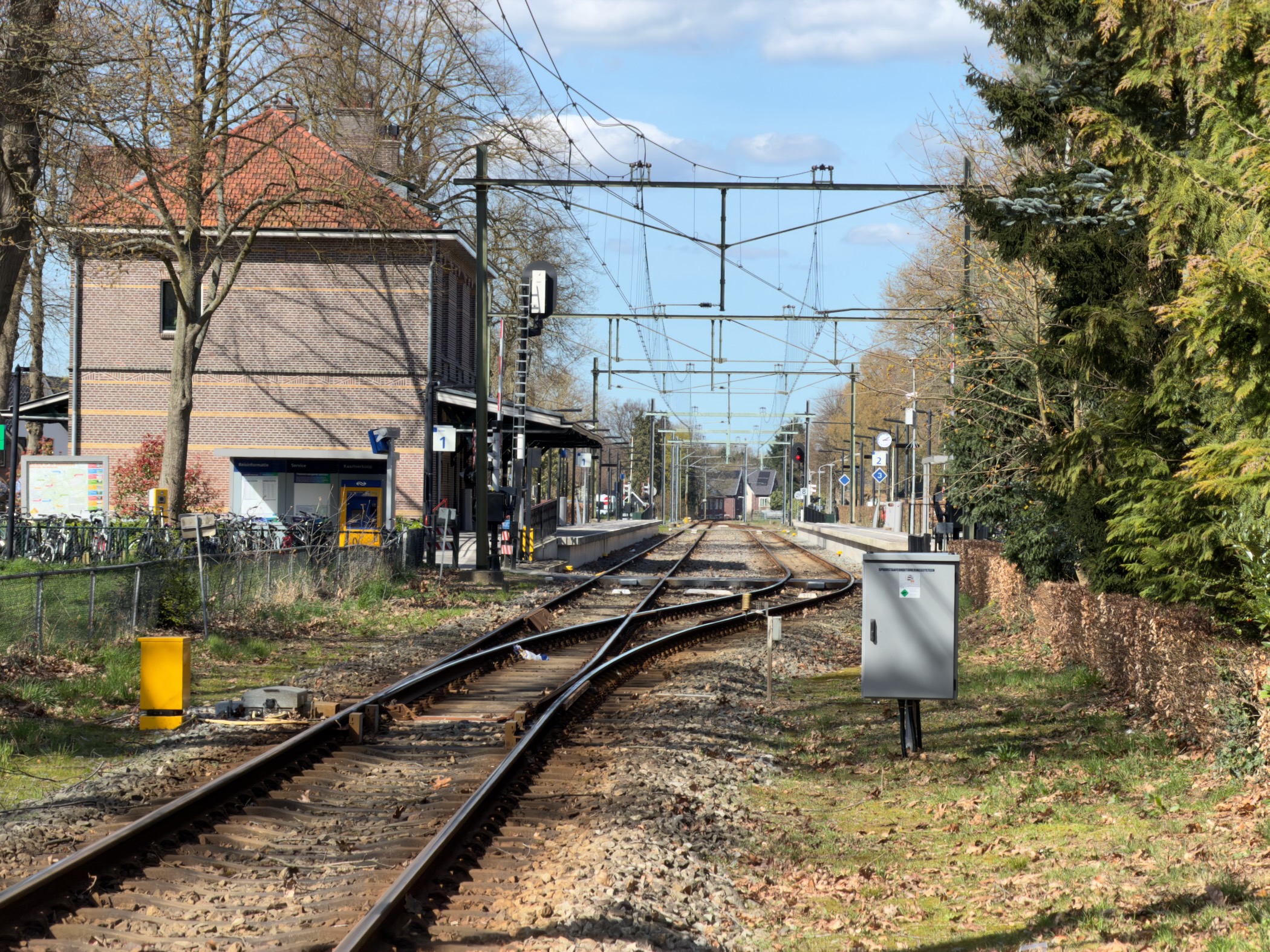 Railway tracks and signal house at Lunteren station